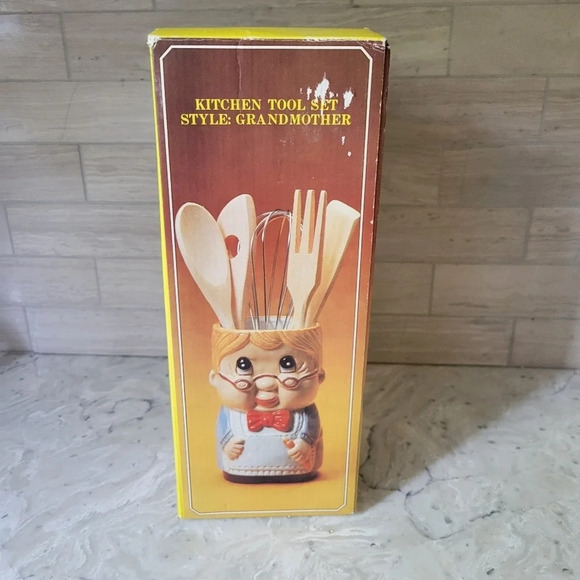 Vintage Grandmother Kitchen Tool Set - Picture 2 of 7